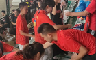 “比分和垃圾我们都带走了”，重庆球迷河南客场观赛后主动清理看台